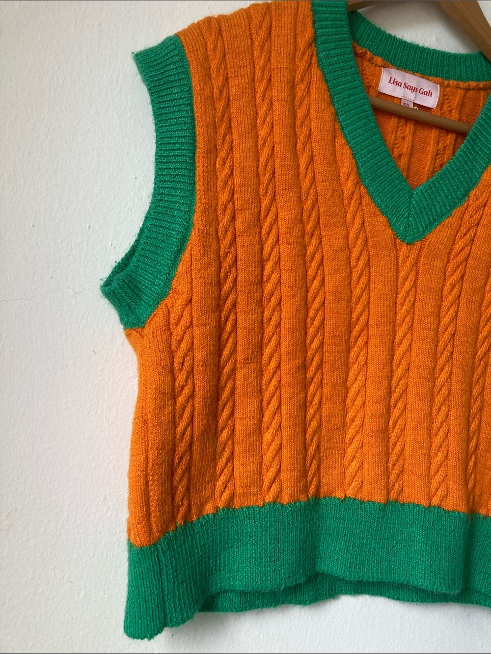 Lisa Says Gah orange & green cable knit sweater vest M/L - Picture 6 of 9